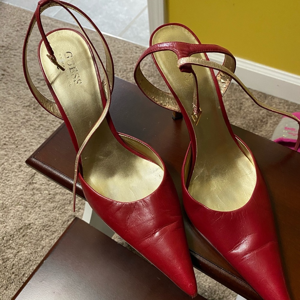 Red guess pumps 2.5-3 heel high strap around ankle